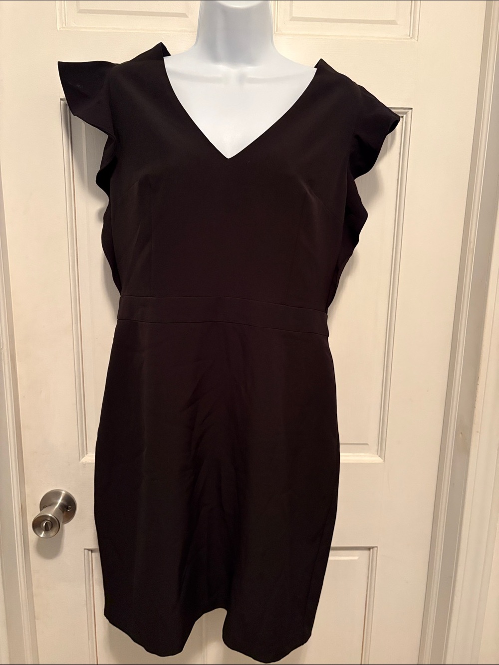 Express Black V-Neck Ruffle Sleeve Midi Dress size 12